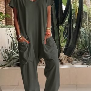 Women's Jumpsuit - V-neck Design - Short Sleeves - Large Pockets at the Legs - Casual and Comfortable Clothing Suitable for Casual Attire