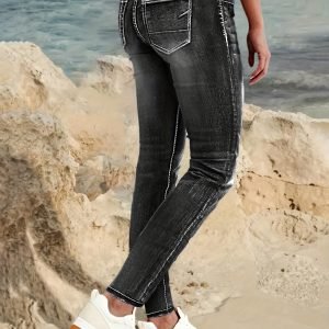 High-Waisted Stretchy Distressed Denim Skinny Jeans for Women in Plus Sizes - Featuring Cuffed Back Pockets, a Slim Fit, And a Retro Elegant Style Suitable for Comfortable Outings in Any Season