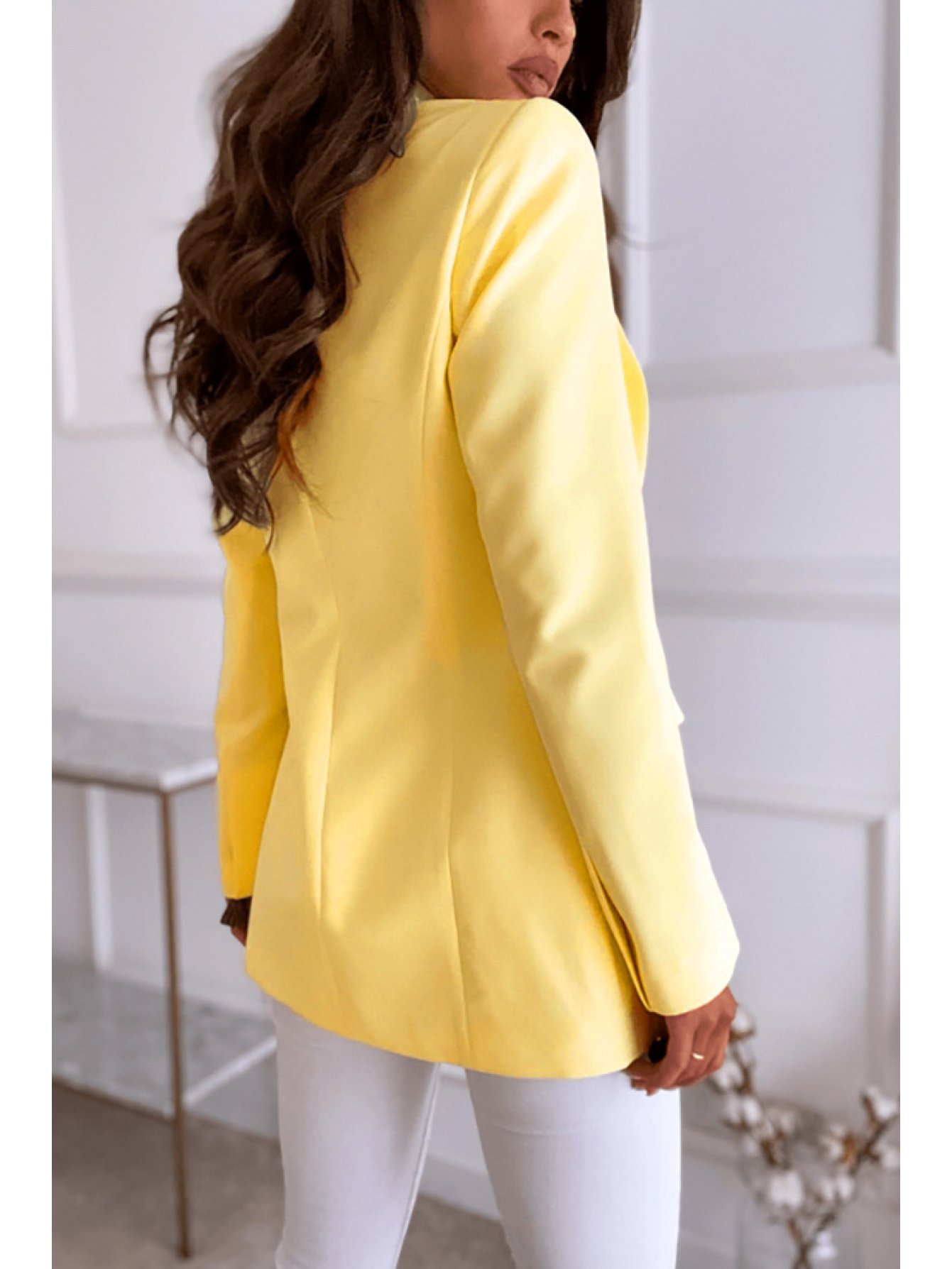 Elegant Long-Sleeve Fitted Blazer